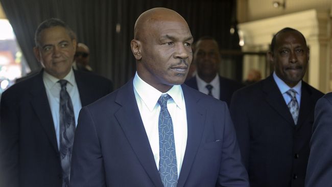 Sambil Mengisap Ganja, Tyson Ungkap Cara Mendapatkan Macan