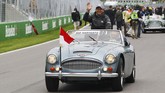 Rio Haryanto untuk kali pertama menjajal sirkuit balap Gilles Villeneuve, Kanada. Ia pun ikut dalam upacara penyambutan pebalap di sirkuit tersebut. (Dok. Manor Grand Prix Racing Ltd)