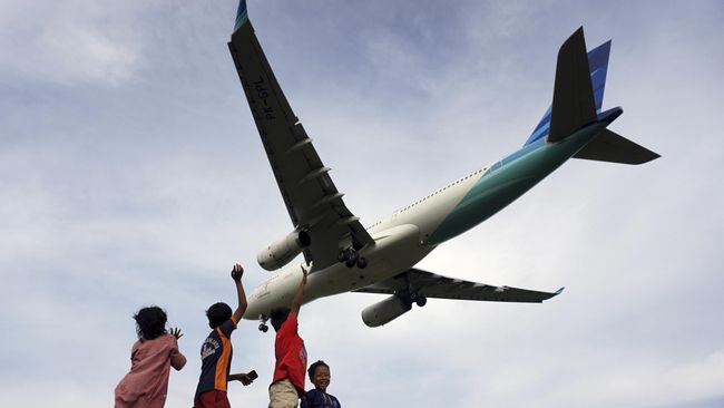 Garuda-Sriwijaya Air Ogah Pangkas Harga Tiket Demi Saingi LCC