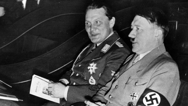  Celana  Panjang  Hitler Laku Dilelang Rp931 Juta