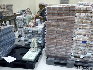 Belanja Pusat Tembus Rp 1.879 Triliun, Naik Rp 45 Triliun