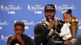 LeBron James Kini Tak Lagi Respek Terhadap Phil Jackson