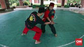 Para jawara itu kini tergabung dalam organisasi masyarakat. Di bawah ormas-ormas itu pula perguruan silat betawi berdiri untuk melestarikan budaya. (CNN Indonesia/Adhi Wicaksono)