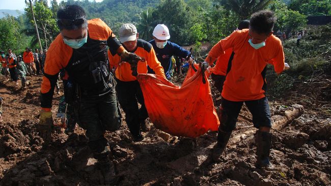 BNPB: Siap Siaga Puncak Musim Hujan pada Januari 2017