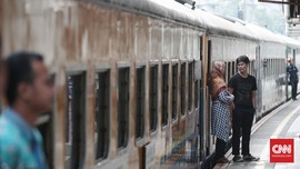 Kereta Api Jurusan Purwokerto-Pasar Senen Anjlok di Nagreg