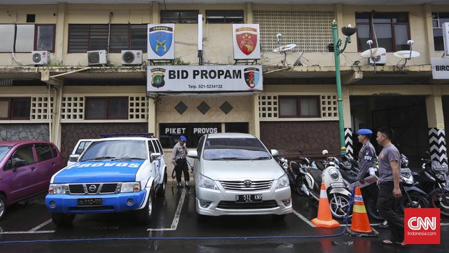 Alfian Tanjung Laporkan Penangkapannya ke Propam