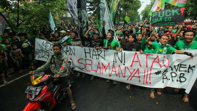 Bonek Marah Persebaya Ditolak PSSI, Surabaya Membara