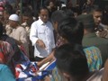 Jokowi Bagi-bagi Sembako
