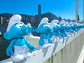 'Ramuan Ajaib' Papa Smurf Ubah Hong Kong jadi Desa Smurf