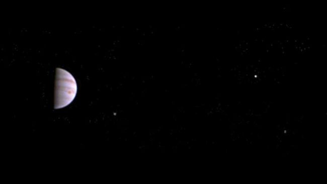 Bulan, Venus, dan Jupiter Berjejer Hingga Kamis Malam