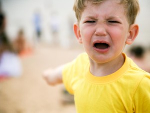 Ini yang Pertama Kali Harus Dilakukan Kalau Anak Tantrum