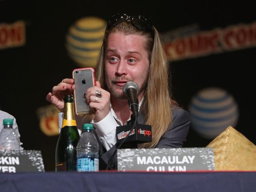 Foto Transformasi Macaulay Culkin, Mirip Kakek-kakek Hingga Kembali Ganteng 1 Foto Transformasi Macaulay Culkin, Mirip Kakek-kakek Hingga Kembali Ganteng 1