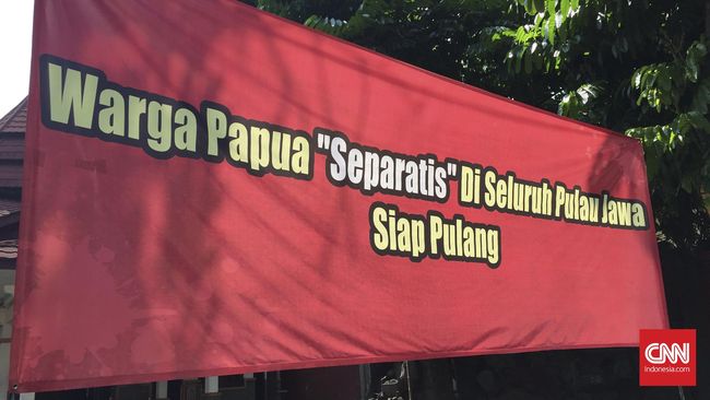 Lukas Enembe: Memulangkan 7000 Mahasiswa Papua Masalah Besar