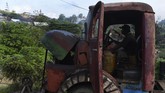 Apabila dulu penambangan minyak mentah di Wonocolo menggunakan tenaga manusia, kini menggunakan bor yang digerakkan dengan mesin diesel atau mesin truk.