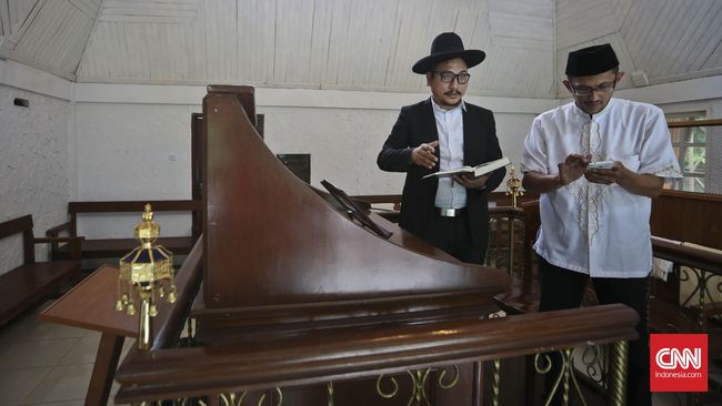 Yahudi dalam Bingkai Kebhinekaan Indonesia Yahudi dalam Bingkai Kebhinekaan Indonesia