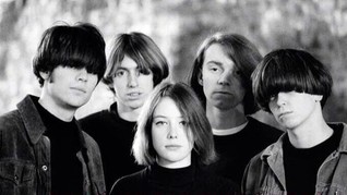 Vokalis Slowdive Lelang Memorabilia The Cure hingga Mogwai