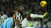 Di sana Pogba mulai berkembang dan bersama-sama dengan Andrea Pirlo serta Arturo Vidal membuat Juventus memiliki lini tengah paling kuat di Liga Italia. (Valerio Pennicino/Getty Images)