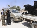 Lepas dari ISIS, Wanita Suriah Bakar Burqa