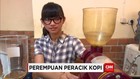 Perempuan Peracik Kopi