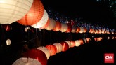 Tak hanya lampion, warga dan komunitas lokal juga menggelar kegiatan di Taman Cerdas Jebres, seperti festival dolanan anak, kirab budaya, sampai cerdas cermat empat pilar kebangsaan. (CNNIndonesia/Andika Putra)