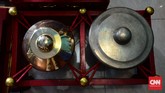 Perbandingan timah dan tembaga untuk gamelan di Palu Gongso misalnya, harus tiga banding 10. Kalau tidak, gamelan bisa pecah saat ditempa.