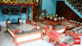 Suara gamelan tidak akan terdengar merdu tanpa harmonisasi dari setiap alat musik yang ada. Satu set gamelan bisa berisi banyak alat musik.