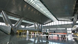 Badai Hantam Filipina, Bandara di Manila Ditutup