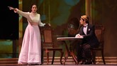 Keluarga Herman di Belanda pun menuntut hak atas harta kepala keluarga mereka. Annelies bahkan harus dibawa ke Belanda, tak boleh ditemani suami maupun ibu kandungnya. (ANTARA FOTO/Wahyu Putro A)