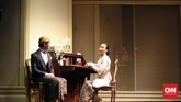 Ini pertama kalinya mereka main teater, kecuali Happy. Cerita Bunga Penutup Abad dirangkum dari fantasi karya Pramoedya Ananta Toer, sastrawan besar Indonesia, yang tertuang di tetralogi Buru. (CNN Indonesia/Rizky Sekar Afrisia)