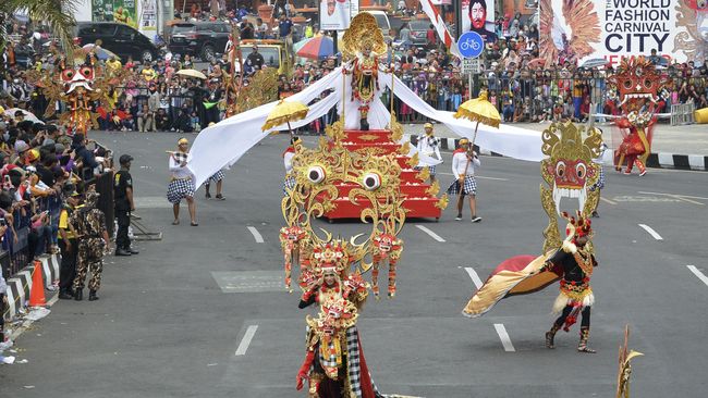 Pawai Jember Fashion Carnaval 2020 Sepanjang 3 6 Kilometer