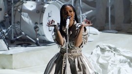 Proyek Rahasia Rihanna-Childish Gambino Mulai Terendus