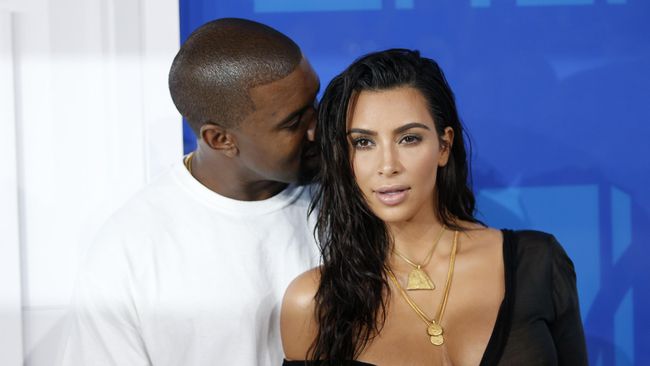 Teori Warganet soal Nama Anak Keempat Kim Kardashian
