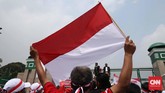 Sejumlah karyawan Telkom dan Telkomsel yang tergabung dalam Serikat Karyawan Telkom dan Federasi Serikat Pekerja BUMN Strategis, melakukan unjuk rasa di depan Gedung DPR Jakarta memprotes rencana pemerintah menurunkan tarif interkoneksi seluler, Selasa (30/8). (CNN Indonesia/Safir Makki)