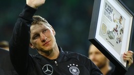 Khedira Prihatin Nasib Schweinsteiger di ManUtd