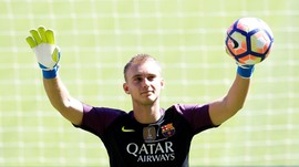 Jasper Cillessen Tak Bahagia di Barcelona