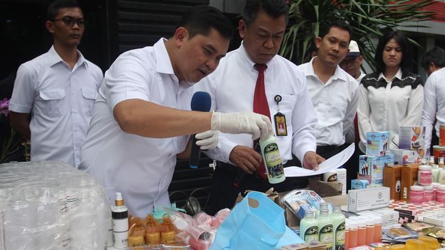 Polda Metro Jaya Tangkap Pemalsu Komestik Beromset Rp30 Juta