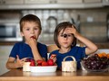 Anak-anak yang Makan Buah dan Sayur Lebih Pintar