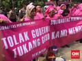 Ibu Rumah Tangga Berbaju Pink Demo Ahok