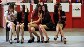 4 Bahaya Duduk Menyilangkan Kaki