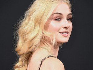 Sophie Turner soal Adegan Diperkosa Kontroversial di Game of Thrones