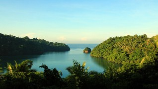 Kota Bitung Tantang Turis Berenang Melintasi Selat Lembeh