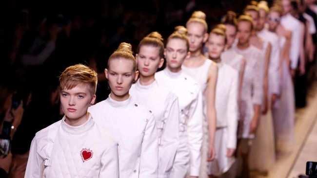 Dior Incar Kaum Millennial Lewat Desain Eklektik