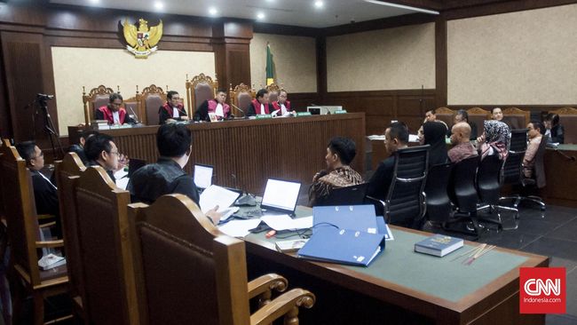 Soal Raperda Reklamasi: Om Sanusi Disebut Minta 'Kuenya' Lagi