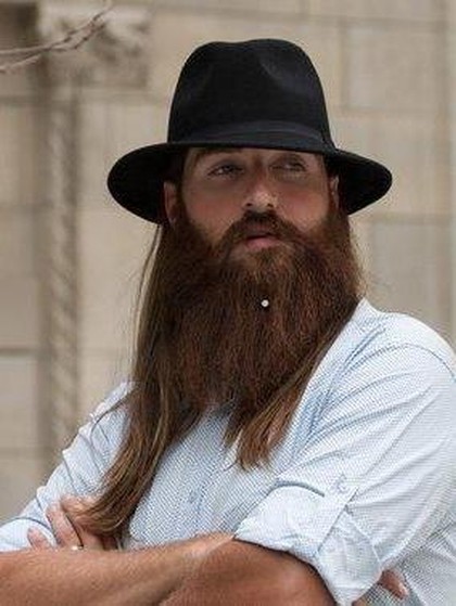Foto: Perubahan Drastis Pria-pria yang Cukur Bersih Jenggot dan Kumis 1 Foto: Perubahan Drastis Pria-pria yang Cukur Bersih Jenggot dan Kumis 1