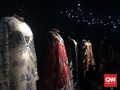 Menikmati 'Cahaya' Instalasi Batik Kreasi Desainer