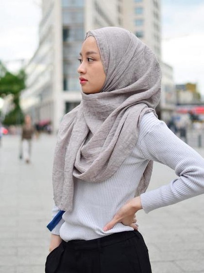 Foto Gaya Hijab  Simple Anak  Kuliah  ala Hijabers Cantik 