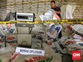 Polisi Temukan Gudang Beras Bulog Oplosan