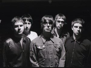 Siap-siap, Oasis Rilis Spesial Album Debut Rayakan Ultah ke-30