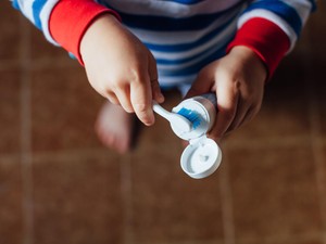 Ternyata Rajin Sikat Gigi Bisa Kurangi Risiko Pikun