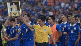 Bobotoh Rayu Kiatisuk Senamuang Latih Persib Bandung